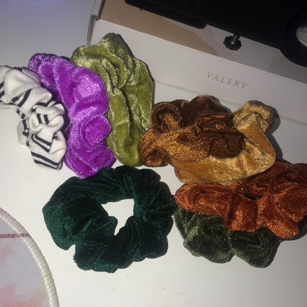 Urban Outfitters 8 Piece hair ties/scrunchies